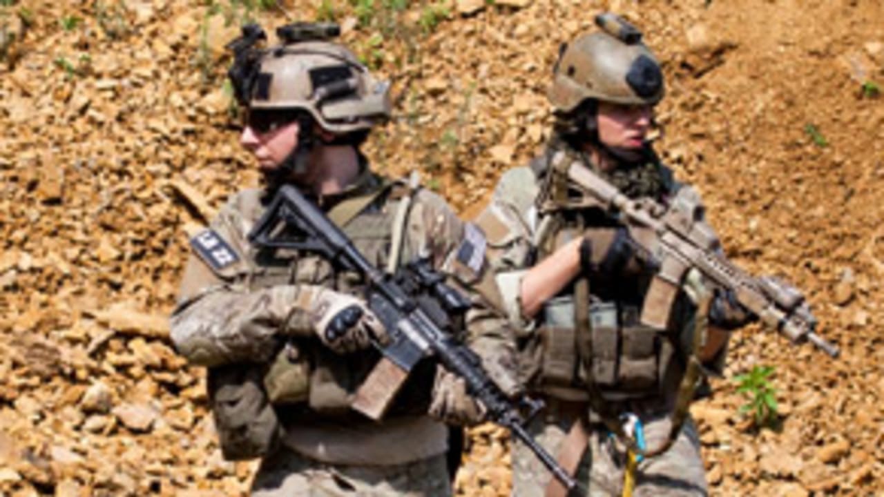 Soldiers_130813_Evo
