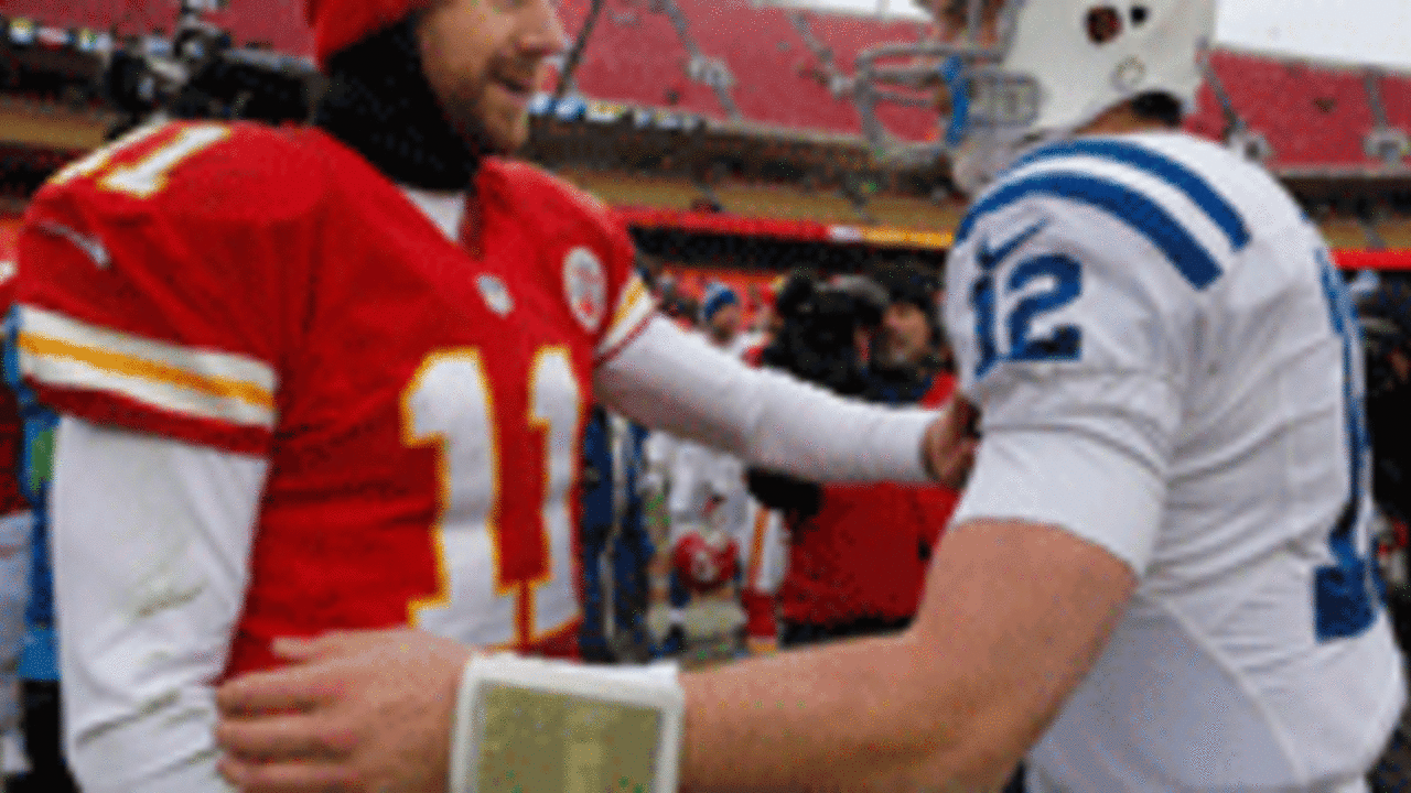 alex-smith-andrew-luck-spot_140102.jpg