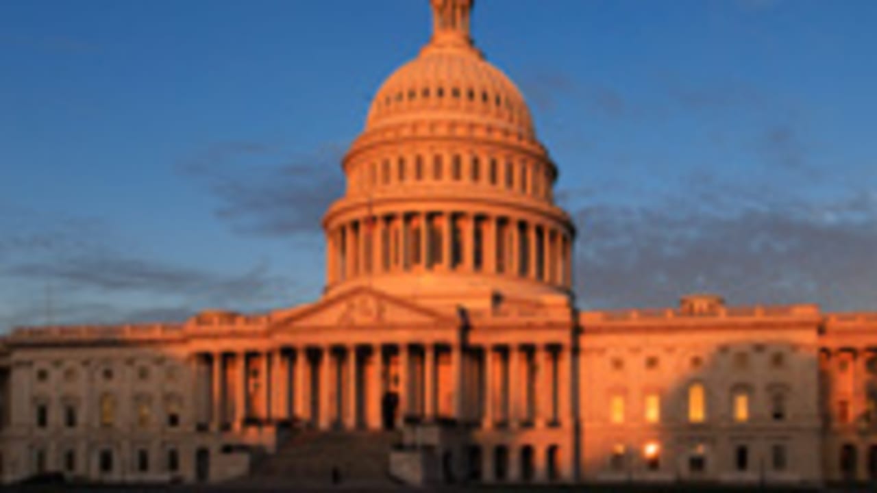 us-capitol-100113-spot.jpg
