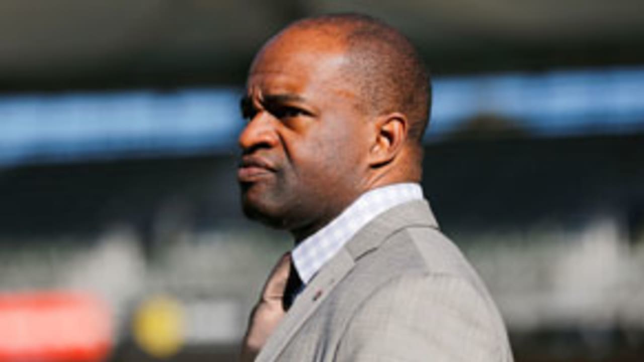 DeMaurice Smith-130920-NE.jpg