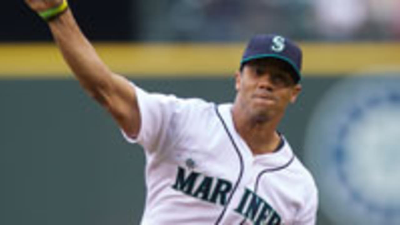 Russell Wilson drafted by MLB�s Texas Rangers