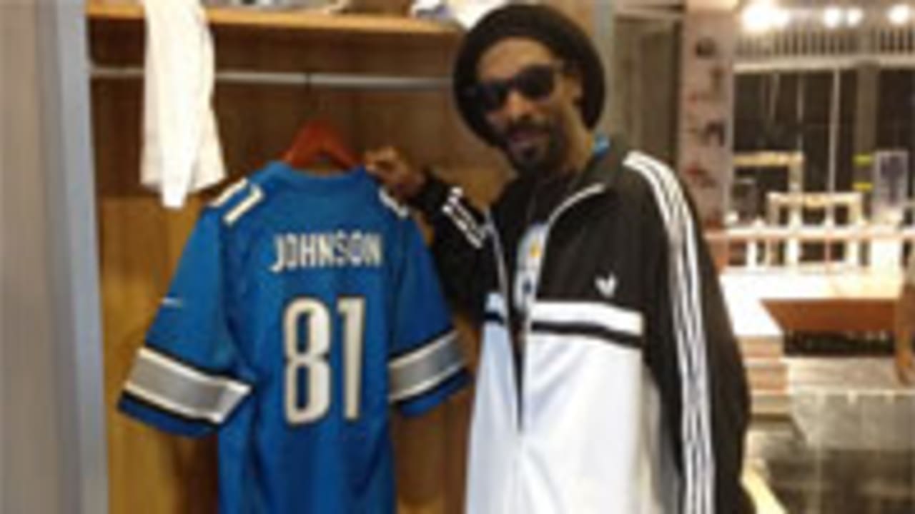 snoop-dogg-120808-spot.jpg
