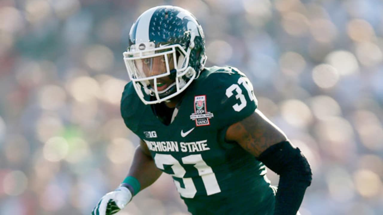 Darqueze-Dennard-tos-010114.jpg