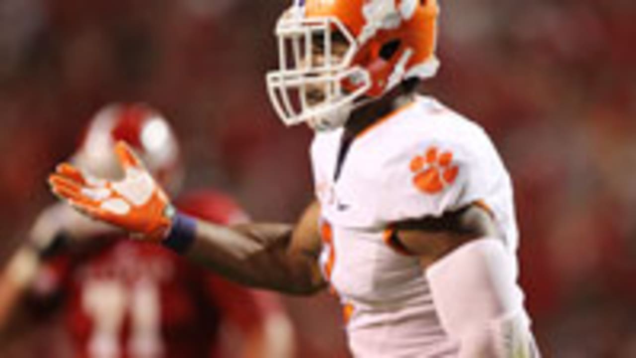 vic-beasley-130924-Spot.jpg