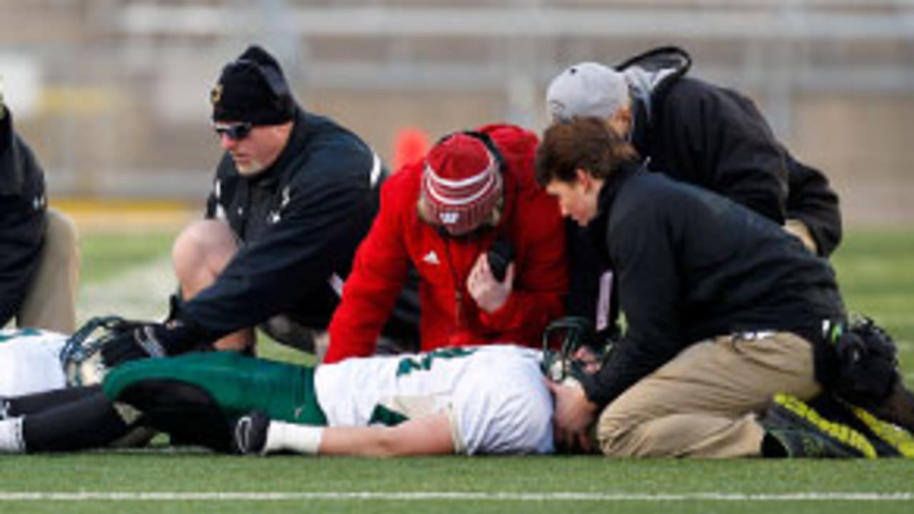 hs-football-121213-evo.jpg