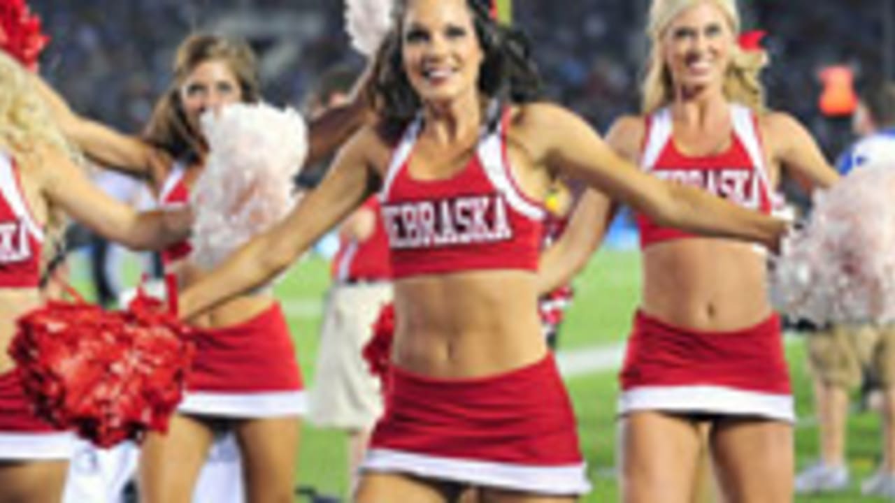 Best of cheerleaders: Big Ten