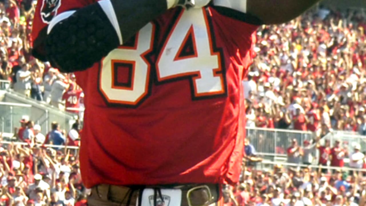 December 30, 2007 - Tampa, Florida, USA - Tampa Bay Buccaneers cornerback  Phillip Buchanon (31) prior to his team's game against the Carolina  Panthers at Raymond James Stadium on Dec. 30, 2007