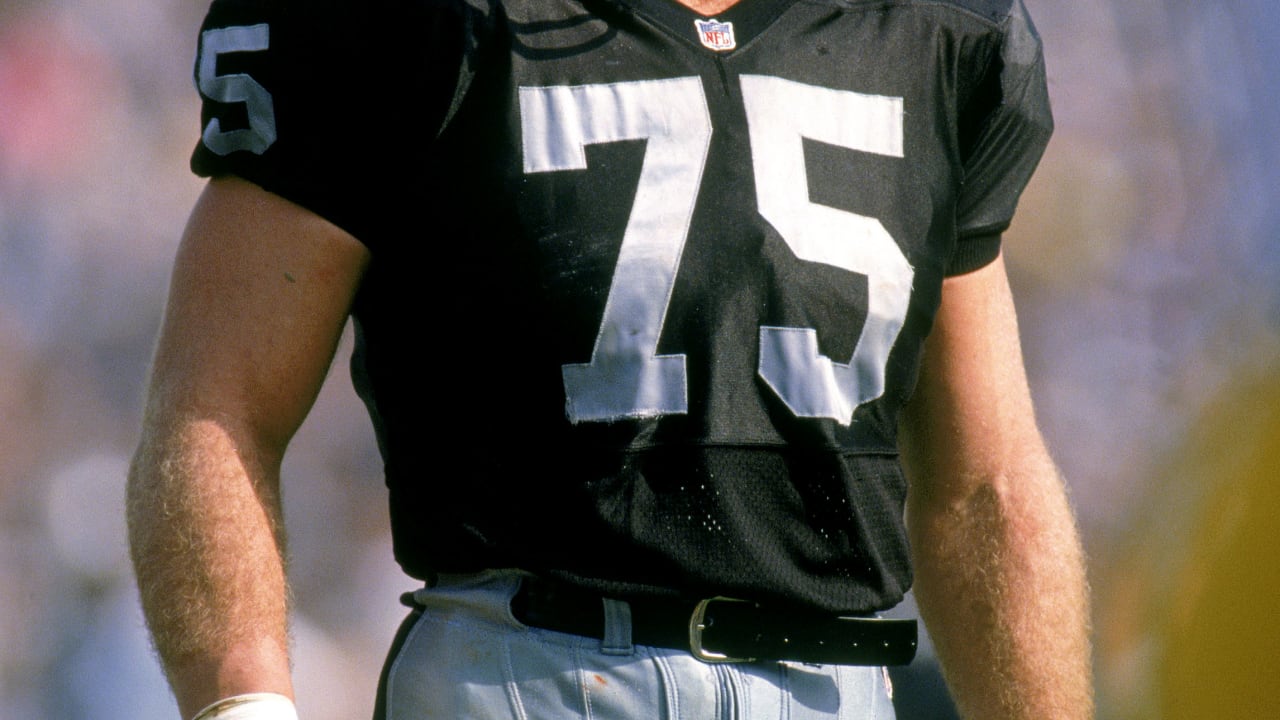 Lyle Alzado of the Denver Broncos looks on against the Pittsburgh News  Photo - Getty Images