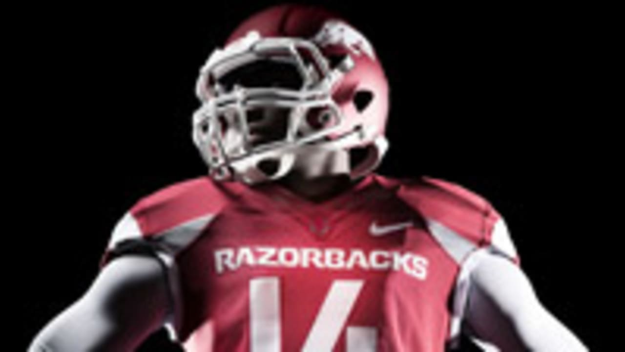 Arkansas Razorbacks unveil new uniforms