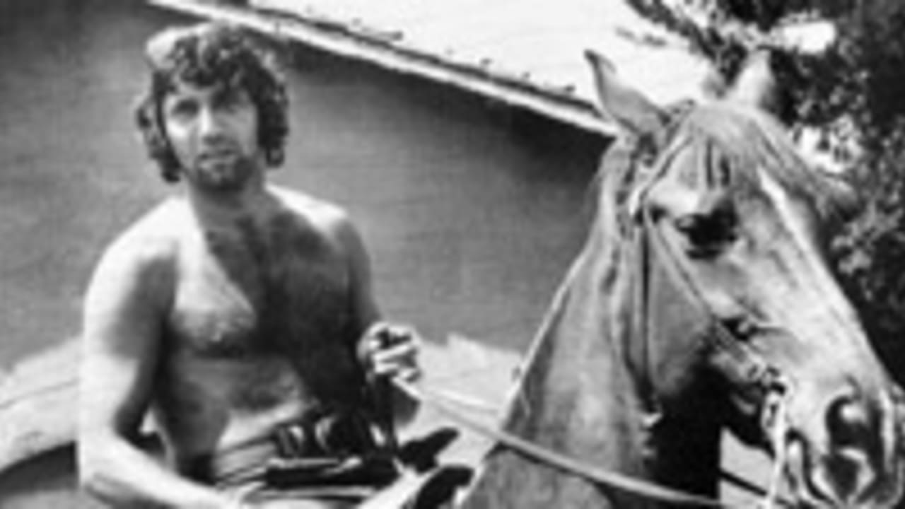 Off to the races: NFL stars and horses