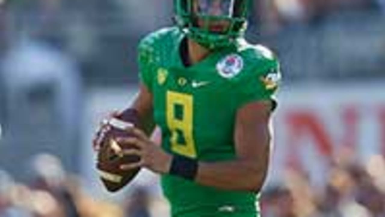 Marcus-Mariota-150110-SL.jpg