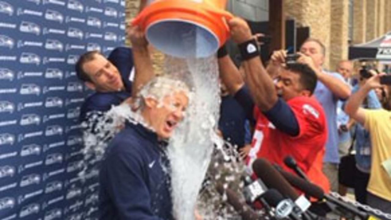 'Ice Bucket Challenge' for ALS spreads through NFL community