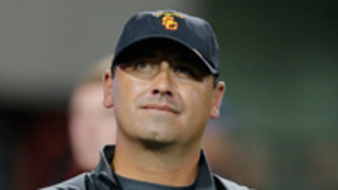 Steve Sarkisian-141017-spot.jpg