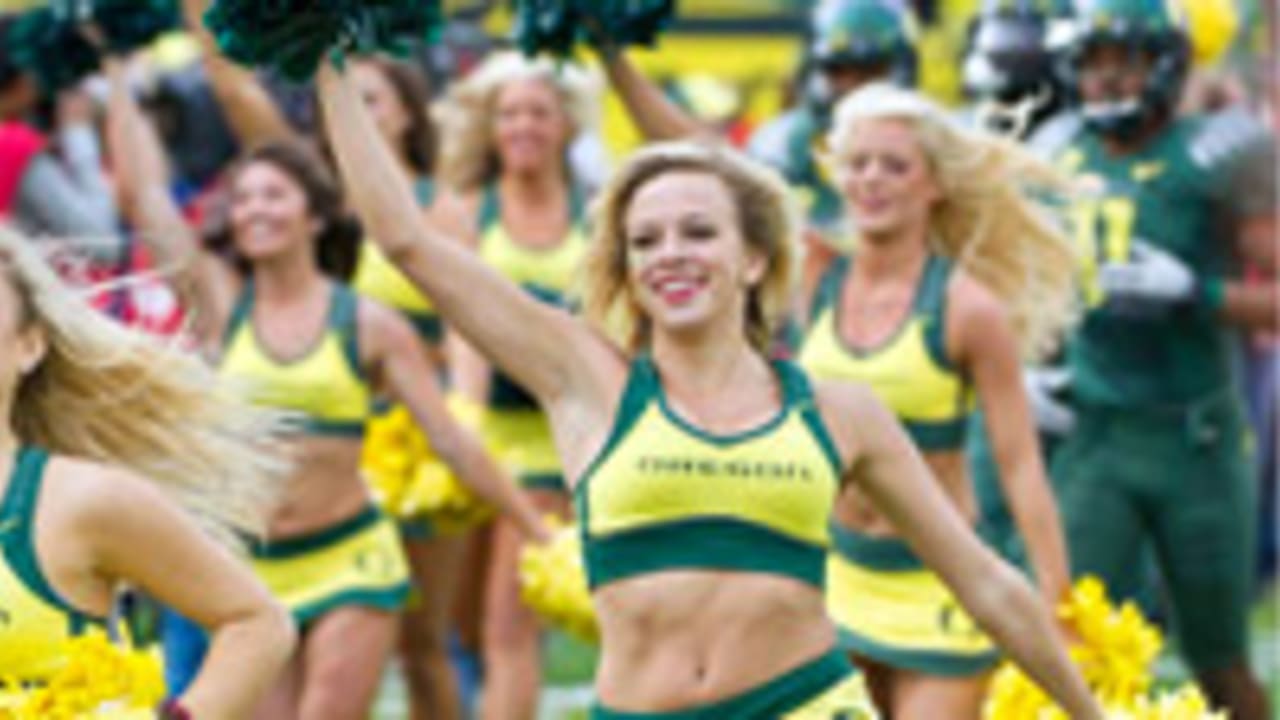 The best of college football cheerleaders in images