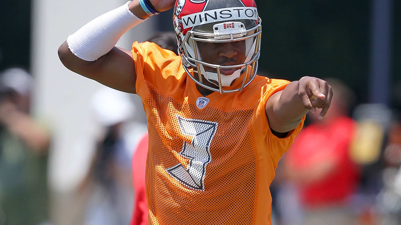Jameis-Winston-150512-Sl.jpg