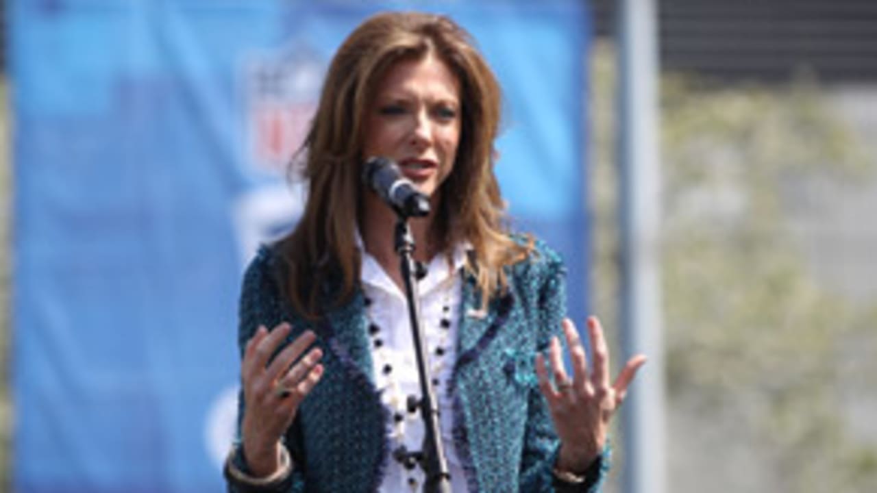 charlotte-jones-anderson-130826-evo.jpg