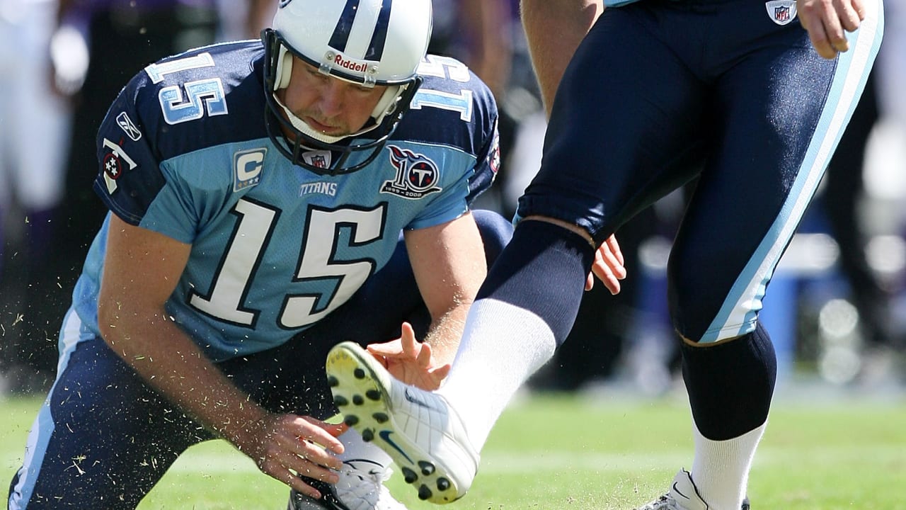 Colts Fans Give Titans Kicker Rob Bironas A Salute - Stampede Blue