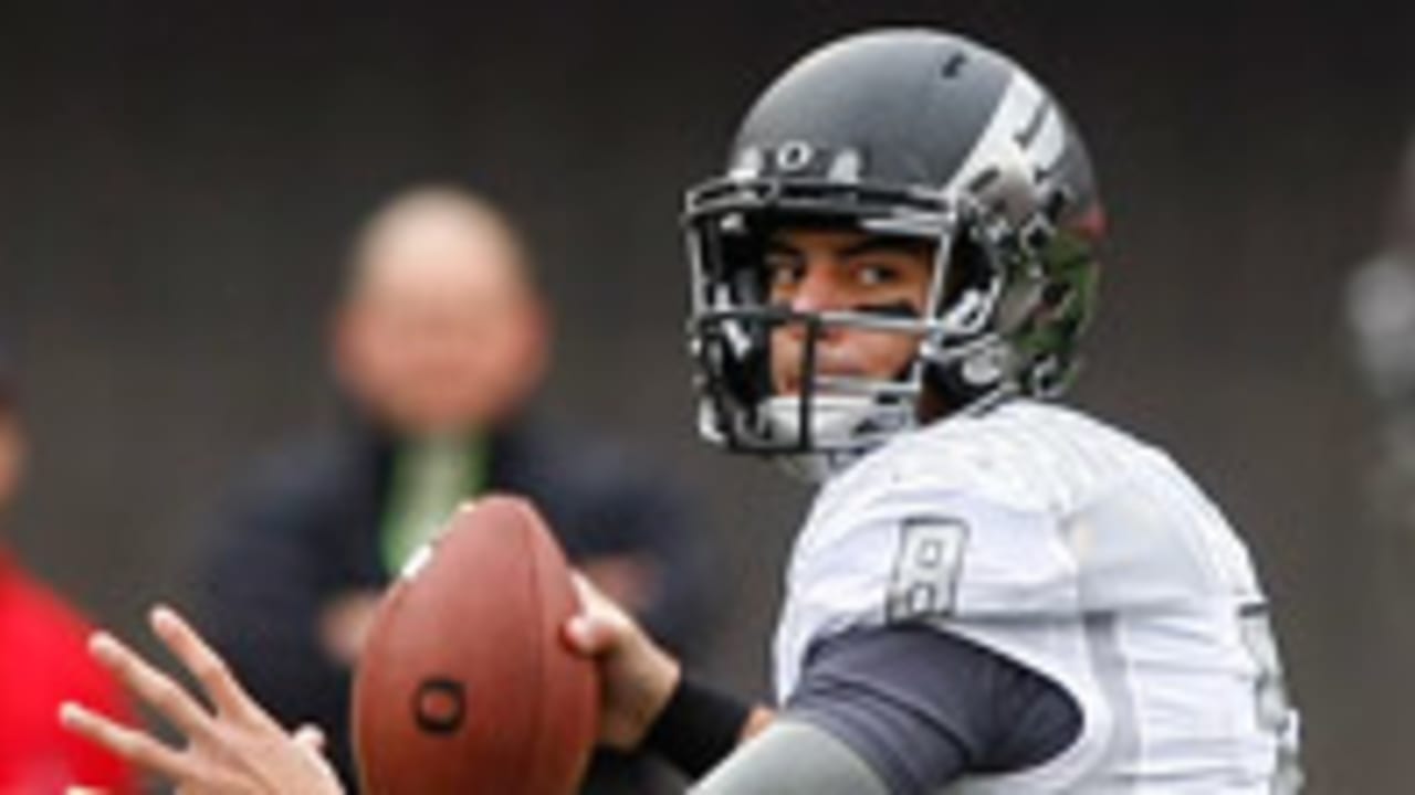 Marcus Mariota-131218-Sl.jpg