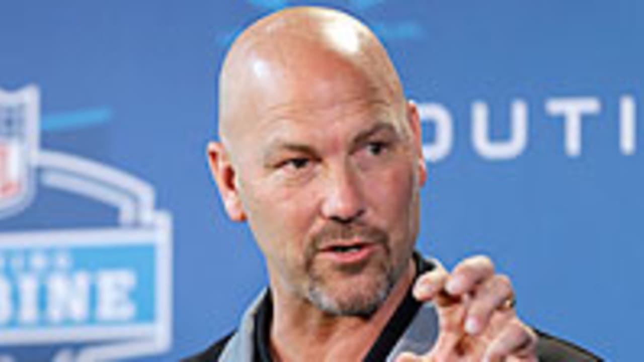 gus-bradley-spot_130403