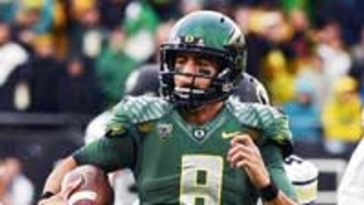 CFB-Marcus-Mariota-SL-141122