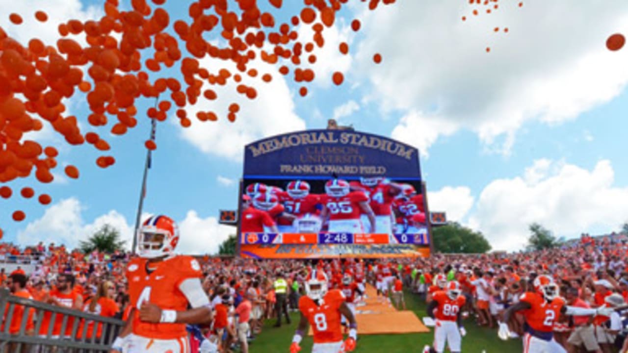 Browns fans enjoy game day special experience