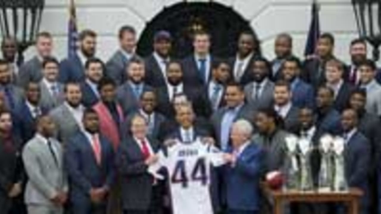 President Obama Welcomes 1973 Super Bowl Champion Miami Dolphins to the  White House