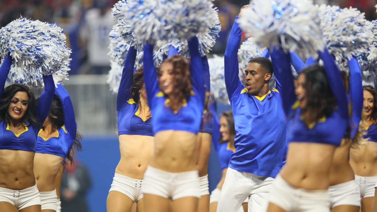 First male cheerleaders make Super Bowl history