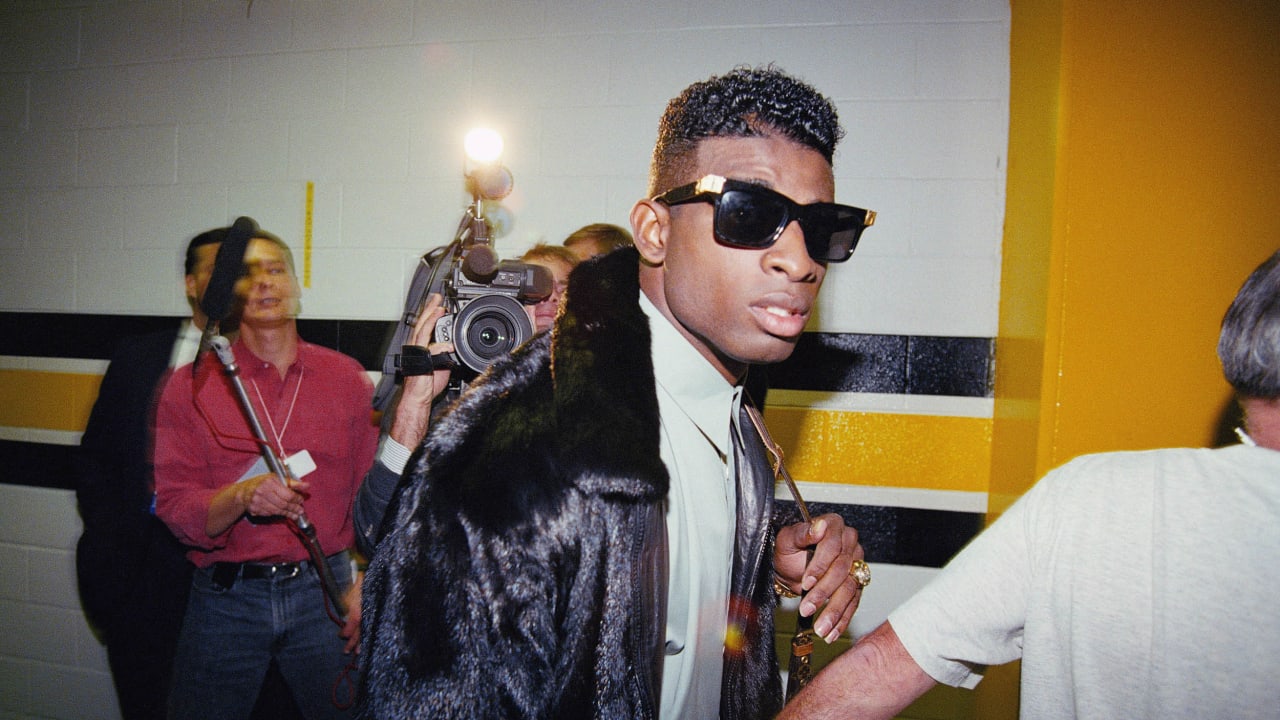 Deion Sanders competing for the San Francisco 49ers at the 1995