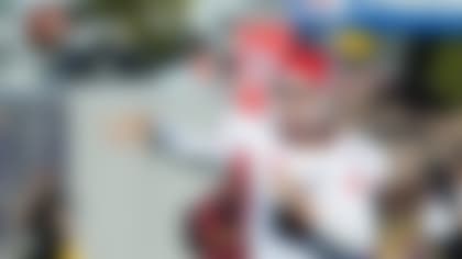 Derek-Carr-122113-TOS