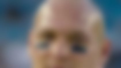 Brian_Urlacher_130522_HS.jpg