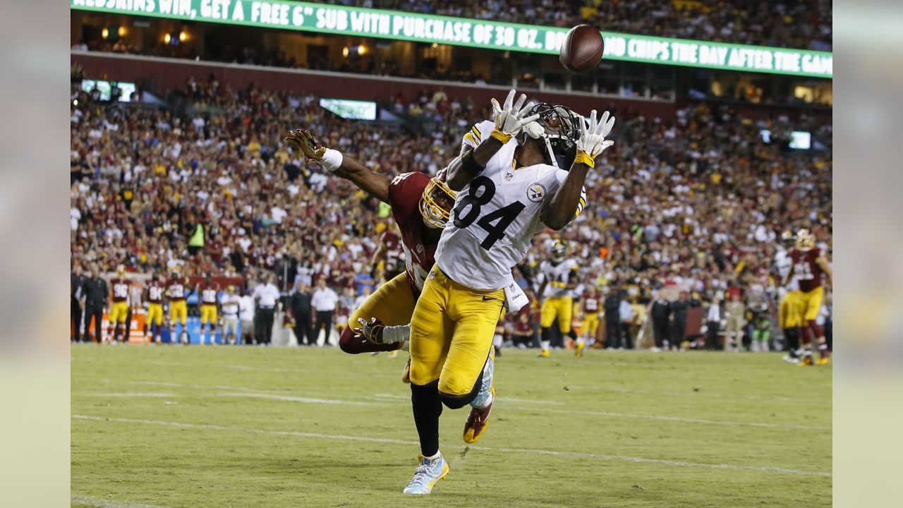 Pittsburgh Steelers wide receiver Antonio Brown (84) runs off the field  following his touchdown against the Tennessee Titans in the first quarter  at Heinz Field in Pittsburgh on November 16, 2017. Photo