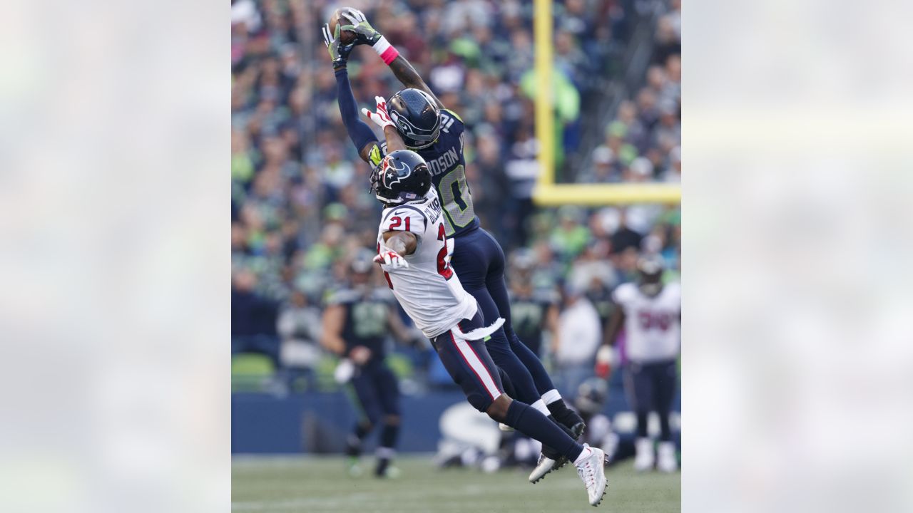 Washington Redskins wide receiver Paul Richardson (10) celebrates his  touchdown during the first half of an NFL football game between the  Washington Redskins and the Carolina Panthers, Sunday, Oct. 14, 2018 in