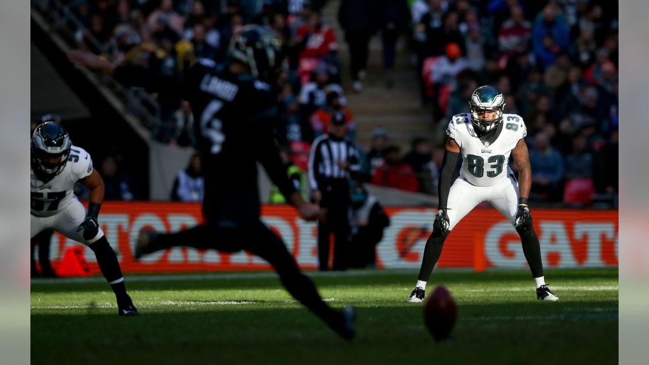 Wembley Stadium, London, UK. 28th Oct, 2018. NFL in London, game three,  Philadelphia Eagles versus Jacksonville Jaguars; Jalen Ramsey of the  Jacksonville Jaguars tackles Josh Adams of the Philadelphia Eagles Credit:  Action