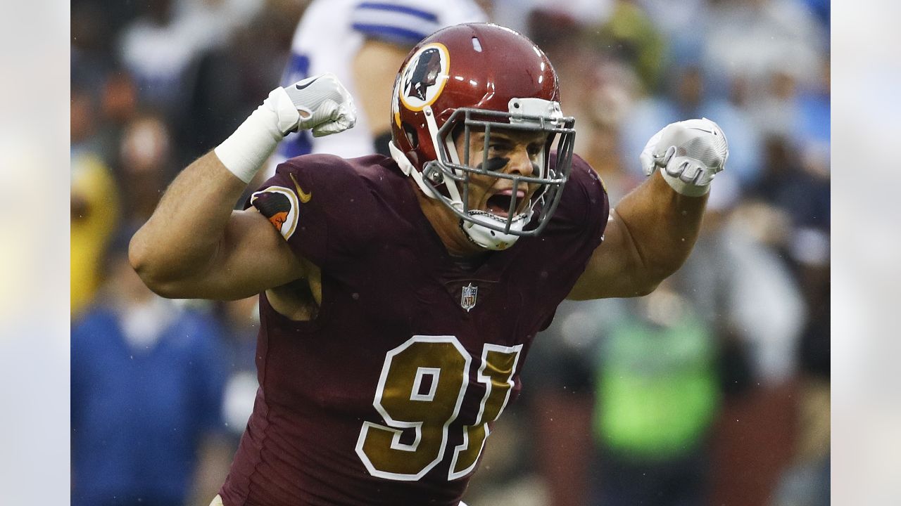 Washington Redskins outside linebacker Ryan Kerrigan (91) walks off the  field during the second half of an NFL football game against the New York  Giants in Landover, Md., Thursday, Nov. 23, 2017. (