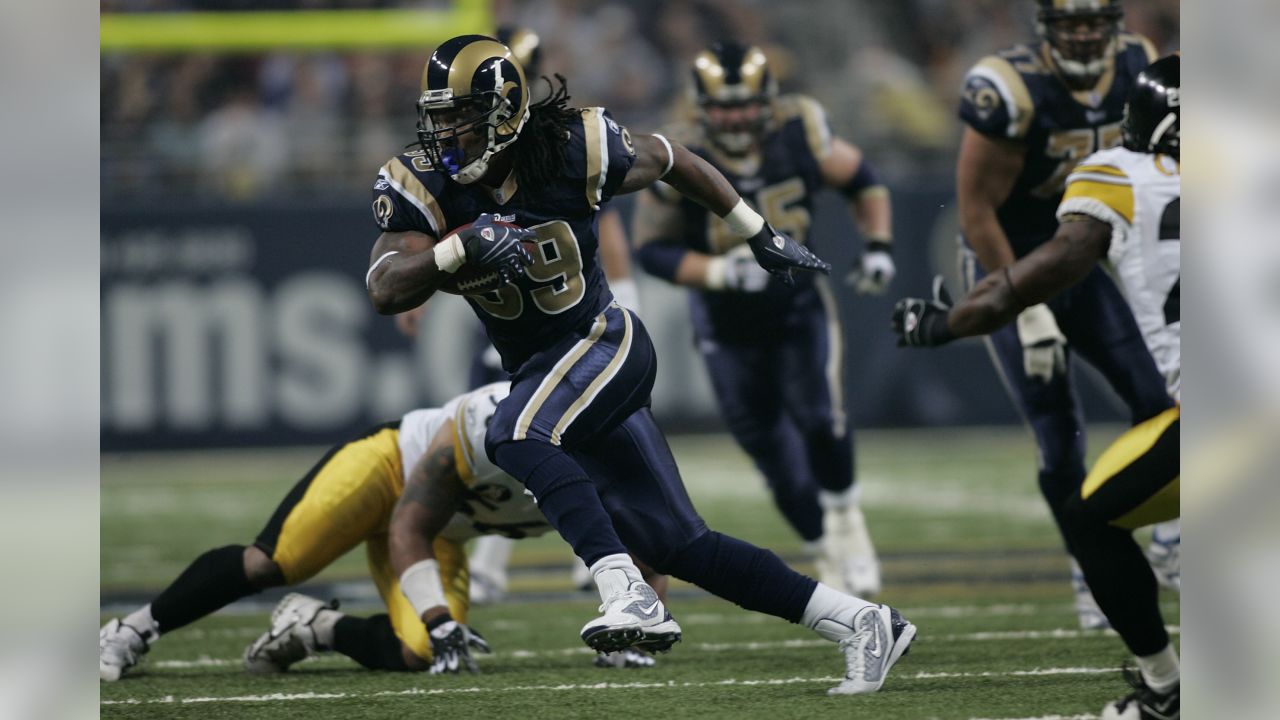 Dec 12, 2010: St. Louis Rams running back Steven Jackson (39) runs