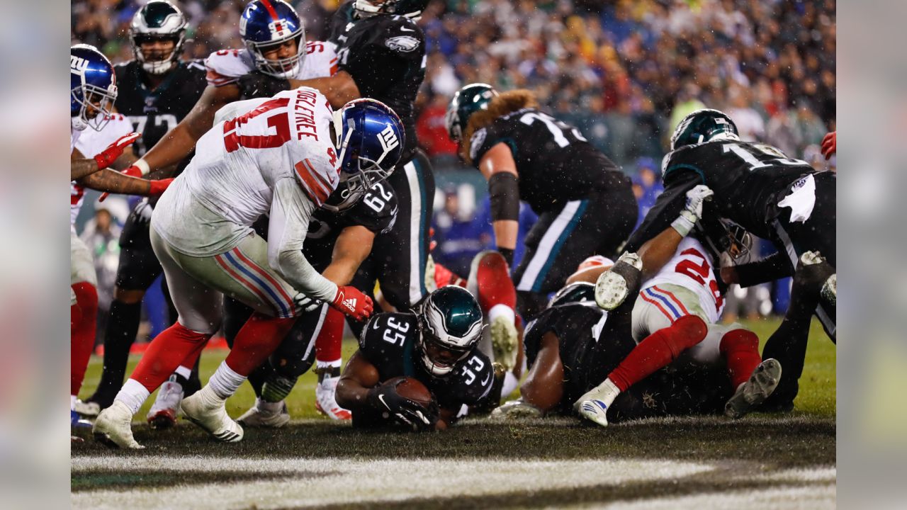 Philadelphia Eagles Malcolm Jenkins pulls Dallas Cowboys Ezekiel Elliott  jersey on a 6-yard run during