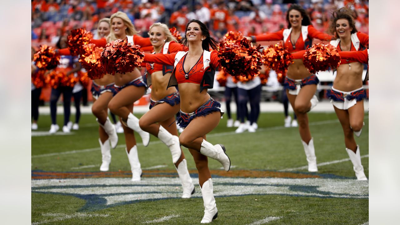 NFL Cheerleaders, Week 4