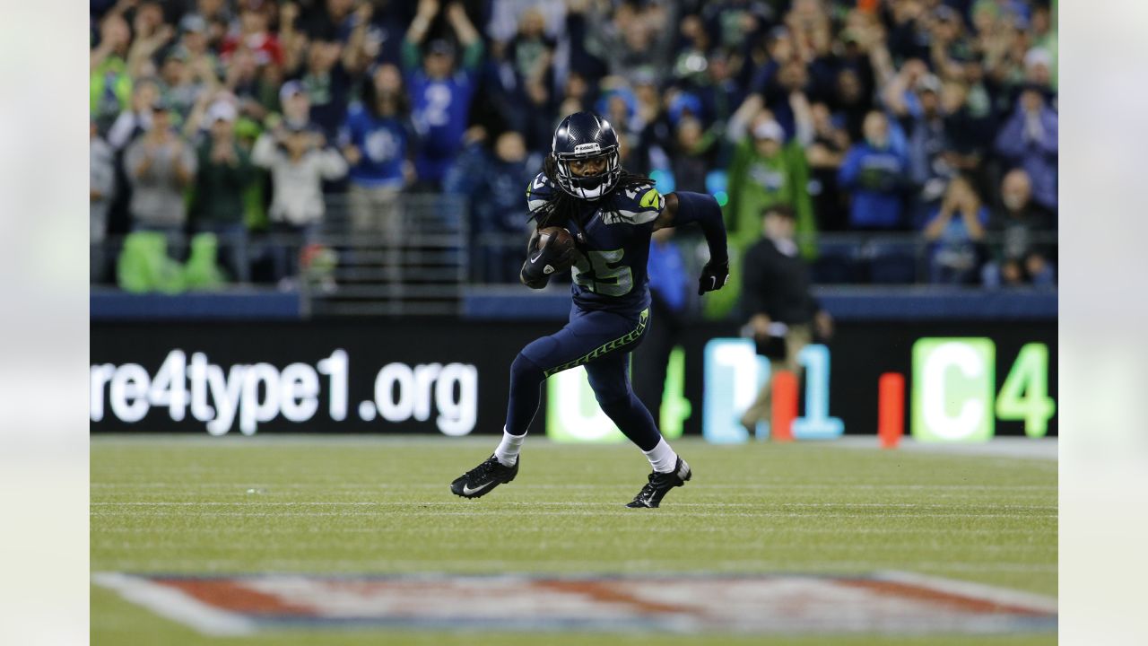 Seattle Seahawks cornerback Richard Sherman (25) intercepts the