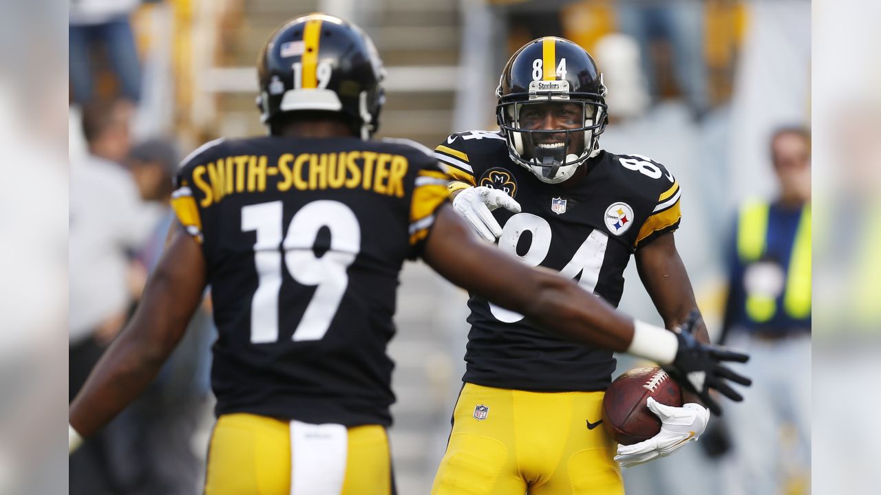 Cincinnati, OH, USA. 14th Oct, 2018. Pittsburgh Steelers wide receiver Antonio  Brown (84) sprints for the game winning touchdown in a game between the  Pittsburgh Steelers and the Cincinnati Bengals at Paul