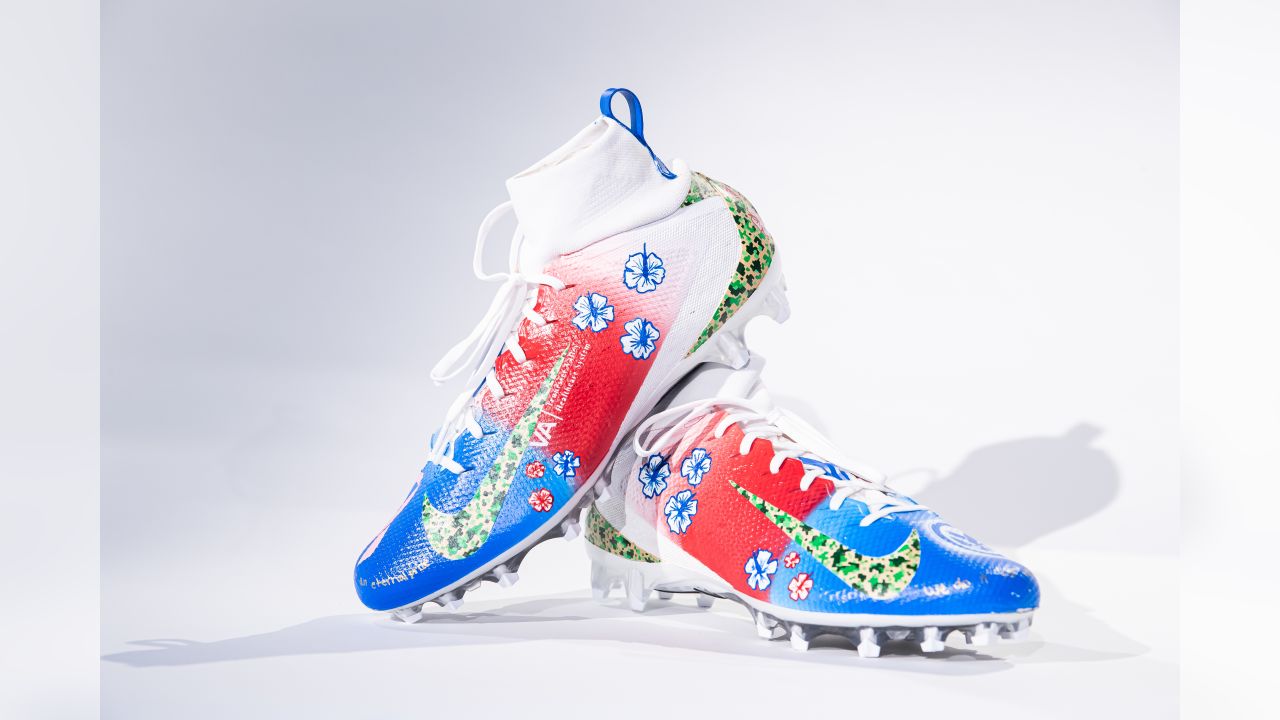 Photos: Raiders unbox custom cleats for NFL My Cause My Cleats