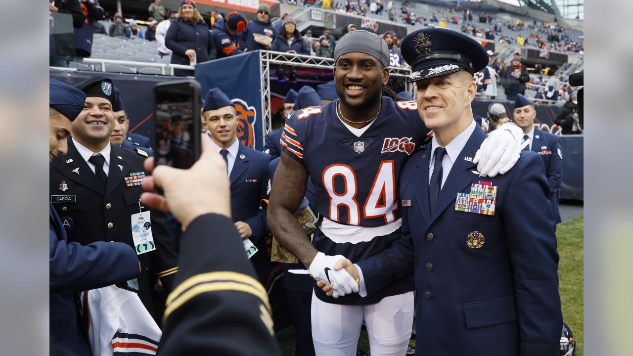 Lambeau ready to honor veterans during Salute to Service game against  Cowboys