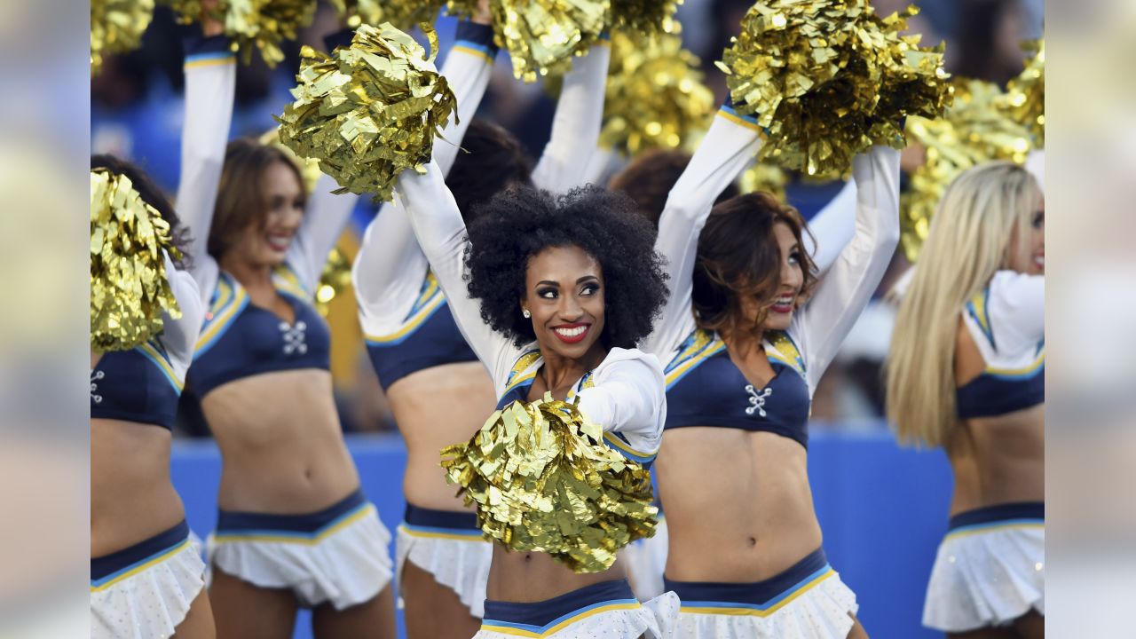 NFL cheerleaders go out with a bang in Week 17 – New York Daily News