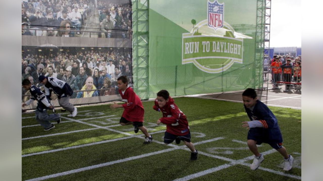 Fans explore the NFL Super Bowl Experience on Thursday, Feb. 10, 2022, in  Los Angeles. (Adam Hunger/AP Images for NFL Stock Photo - Alamy