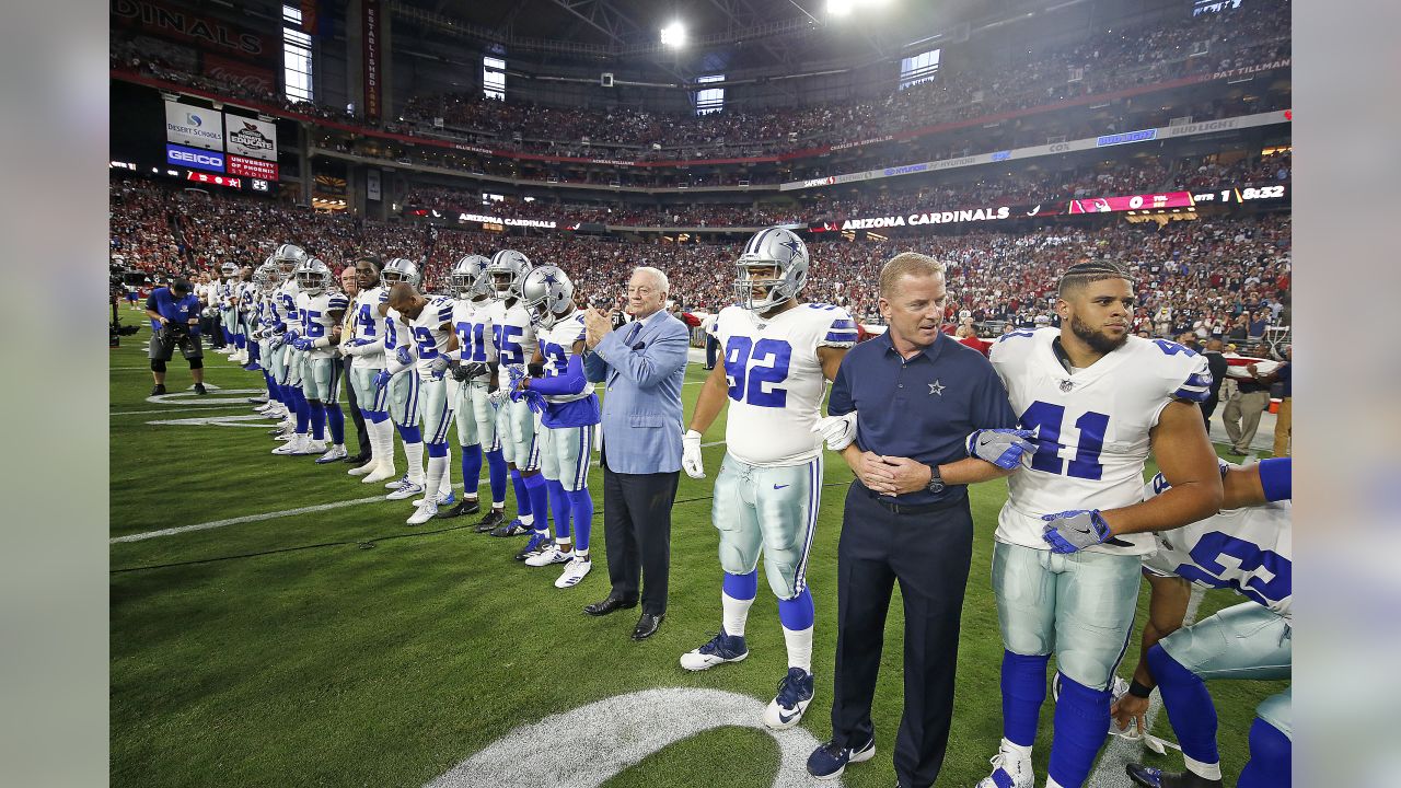 Dallas Cowboys stand for the national anthem before an NFL football game  against the Los Angeles Rams in Arlington, Texas, Sunday, Dec. 15, 2019.  (AP Photo/Ron Jenkins Stock Photo - Alamy