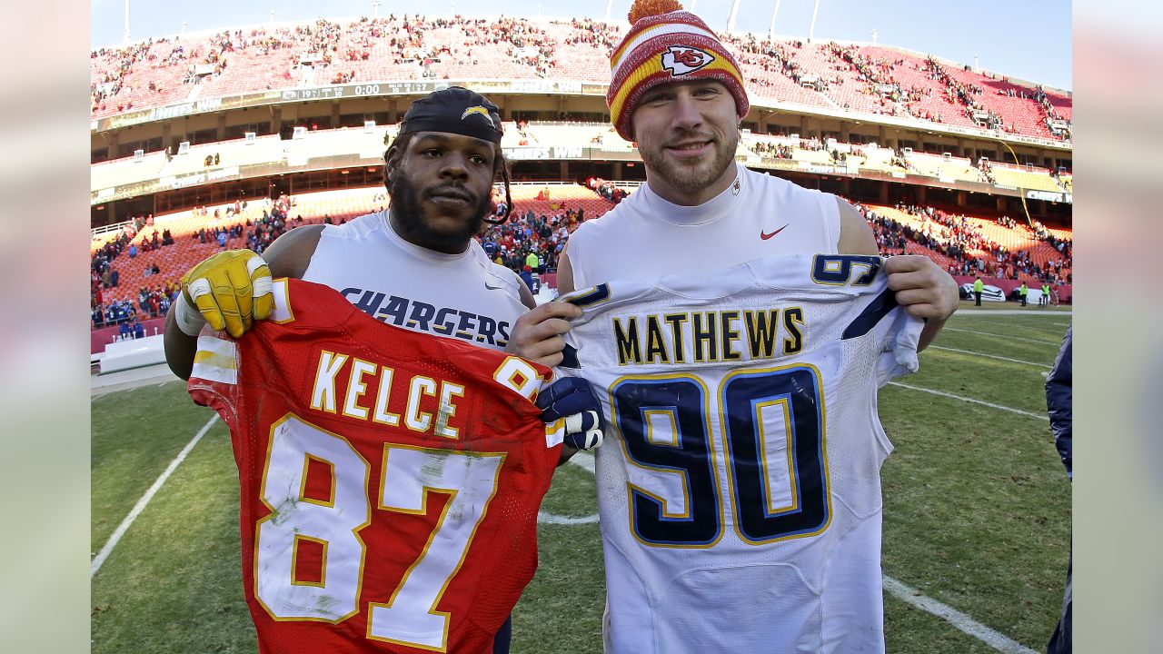 Swapping jerseys after games all the rage among NFL players