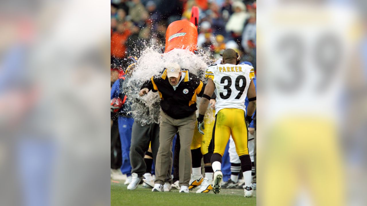 Super Bowl Gatorade Showers Pictures Gallery - Getty Images