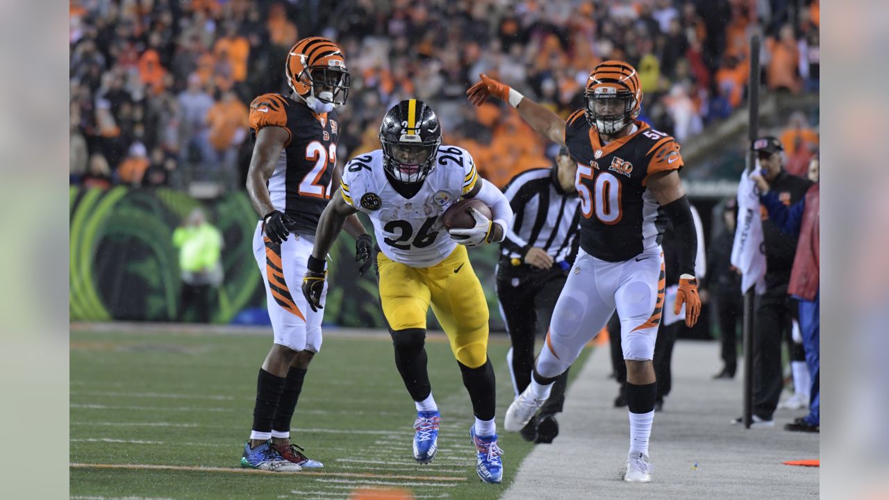 Houston Texans free safety Tashaun Gipson (39) intercepts a Denver