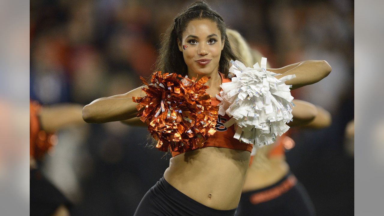 Denver Broncos Cheerleaders don Salute to Service uniforms for