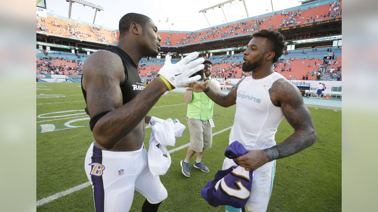 NFL na platformě X: „.@TheCoreyColeman. @EzekielElliott. Jersey Swap!  #FootballisFamily  / X