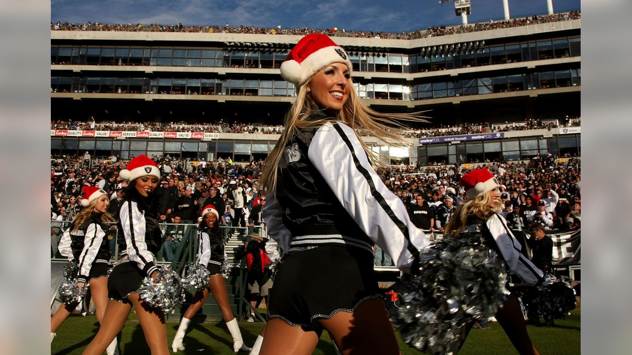 Cheerleaders make NFL Week 15 a must-watch for all – New York